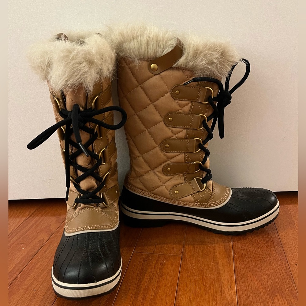 Sorel ‘Tofino Cate’ Boots
